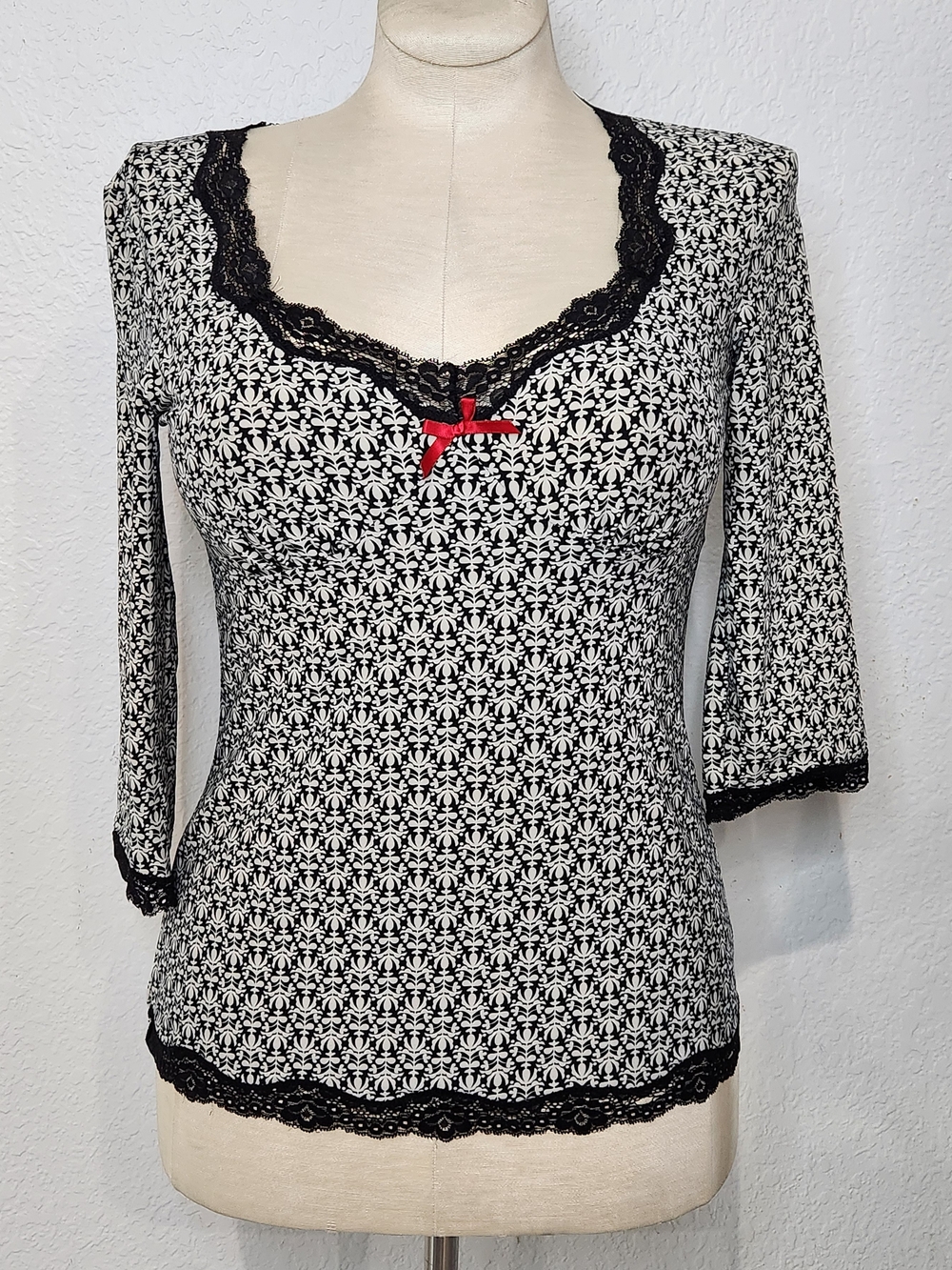 mercer & madison Black and White Lace-Trim Scoop-Neck Long Sleeve Top